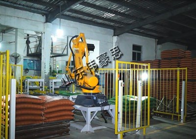 飼料自動拆垛機器人為什么能免人工自動完成拆垛任務？