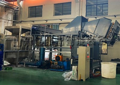 炭黑翻垛式自動破袋機，浙江全自動拆包機案例