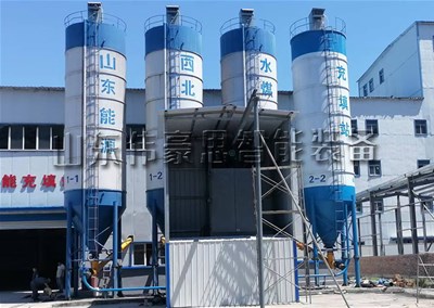 砂漿噸袋自動(dòng)破袋機(jī)，噸包拆包機(jī)拆包現(xiàn)場